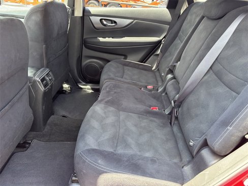 Used 2016 Nissan Rogue SV image 18
