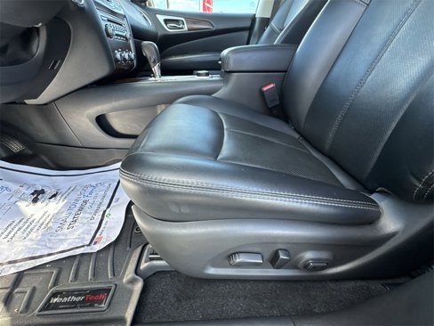 Used 2019 Nissan Pathfinder Platinum image 12