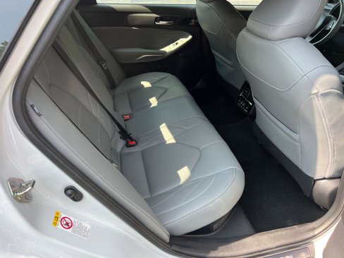 Used 2019 Toyota Avalon Limited image 16