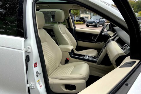 Used 2018 Land Rover Discovery Sport HSE Luxury image 7
