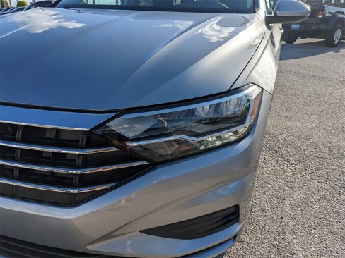 Certified 2020 Volkswagen Jetta SE image 10
