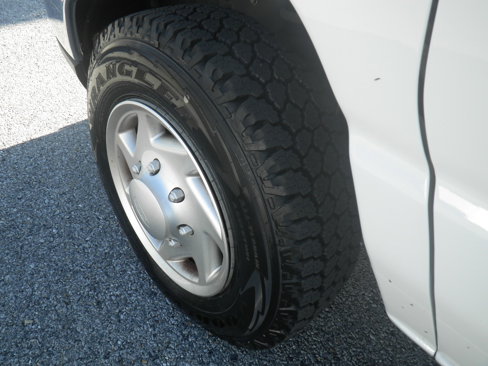 Used 2014 Ford E-350 and Econoline 350 XLT image 11