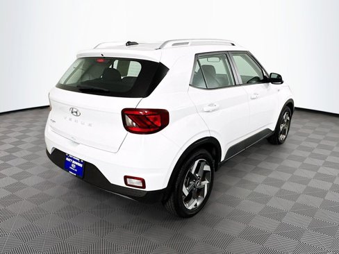Certified 2024 Hyundai Venue SEL image 5