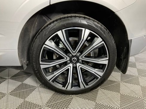 Certified 2023 Volvo XC60 T8 Ultimate w/ Climate Package image 39
