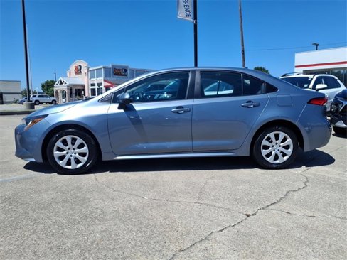 Used 2024 Toyota Corolla LE image 2