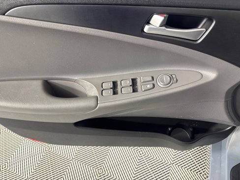 Used 2011 Hyundai Sonata GLS image 9