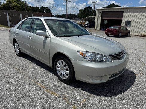 Used 2005 Toyota Camry LE image 3
