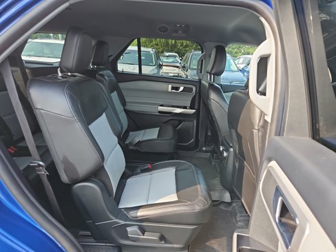 Certified 2022 Ford Explorer XLT w/ Equipment Group 202A image 14