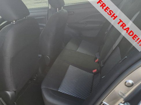 Used 2023 Nissan Versa S w/ S Plus Package image 6