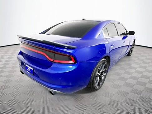 Used 2019 Dodge Charger SXT image 5