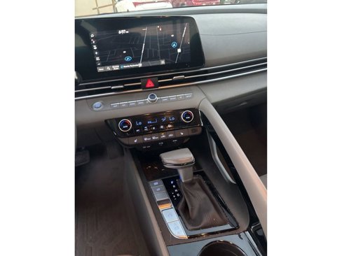 Used 2023 Hyundai Elantra SEL w/ Convenience Package image 2