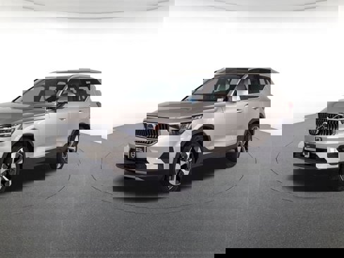 Certified 2023 Volvo XC40 B5 Plus w/ Driver Assist Package image 1