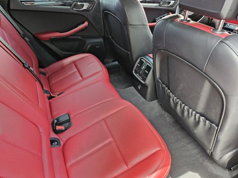 Certified 2025 Porsche Macan S image 39