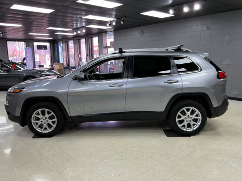 Used 2017 Jeep Cherokee Latitude image 7