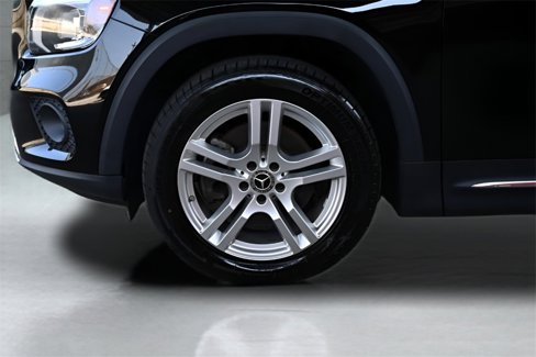 Used 2021 Mercedes-Benz GLB 250 4MATIC w/ Premium Package image 8