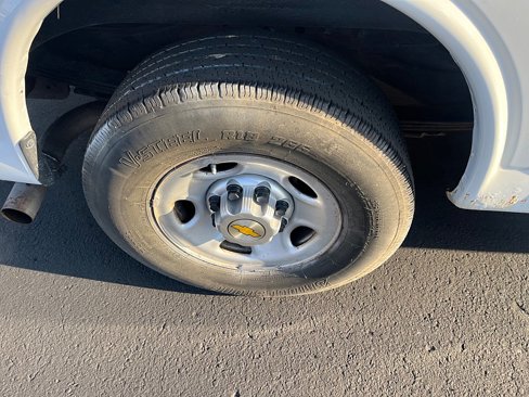 Used 2012 Chevrolet Express 2500 image 16