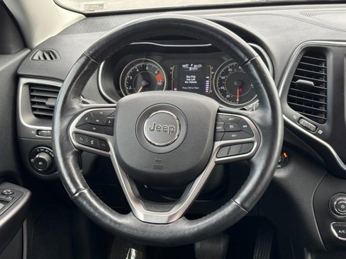 Used 2019 Jeep Cherokee Latitude Plus w/ Cold Weather Group image 12