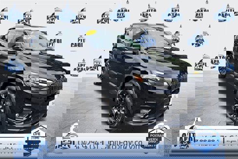 Used 2023 Jeep Cherokee Altitude Lux image 1