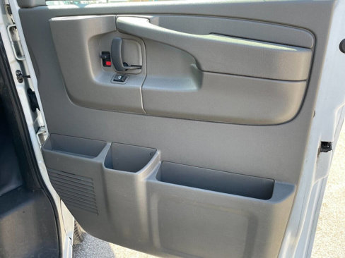 Used 2014 Chevrolet Express 2500 image 15