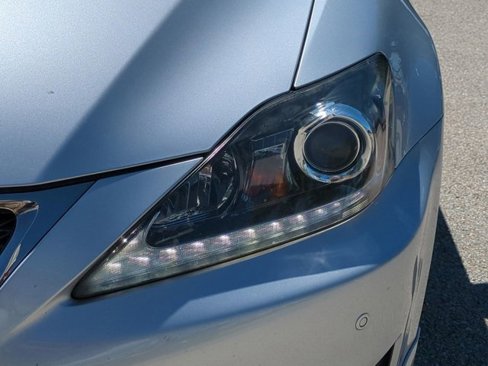 Used 2013 Lexus IS 350C image 9
