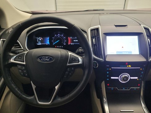 Used 2019 Ford Edge Titanium image 22