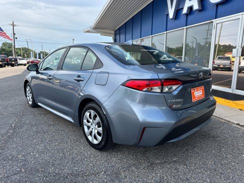 Used 2022 Toyota Corolla LE image 4