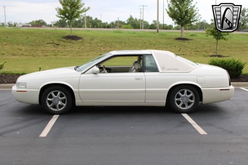Used 2002 Cadillac Eldorado Touring w/ Preffered Equipment Group image 2