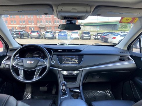 Used 2018 Cadillac XT5 Luxury w/ Driver Awareness Package image 17