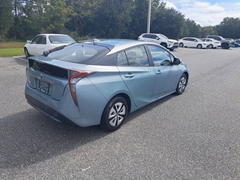 Used 2017 Toyota Prius Four image 4