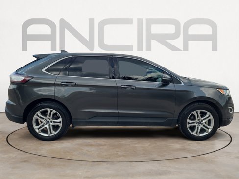 Used 2018 Ford Edge Titanium image 11