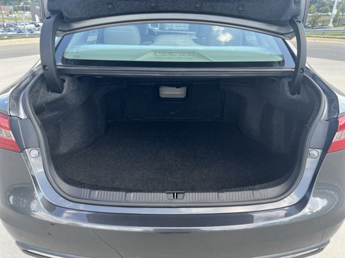 Used 2018 Toyota Avalon Limited image 32