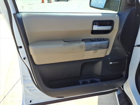 Used 2014 Toyota Sequoia Limited image 19