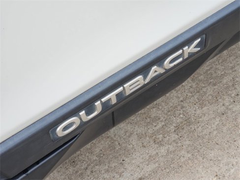 Used 2016 Subaru Outback 3.6R Limited image 12