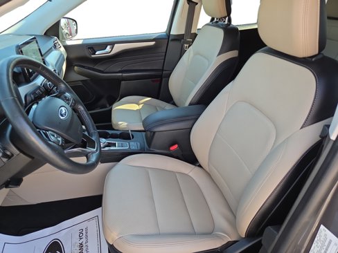 Certified 2021 Ford Escape SEL image 9