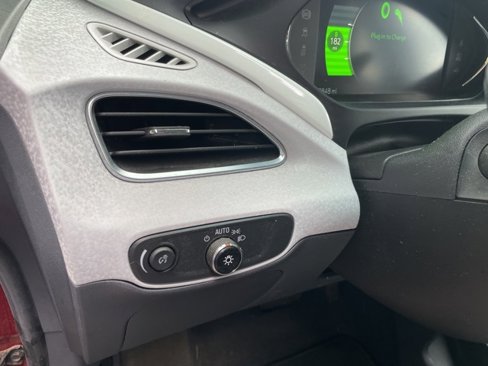 Used 2021 Chevrolet Bolt LT image 6
