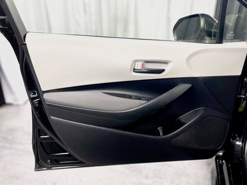 Used 2022 Toyota Corolla LE image 33