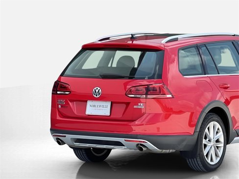 Used 2017 Volkswagen Golf Alltrack SE image 8