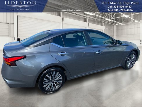 Used 2024 Nissan Altima 2.5 SV image 6