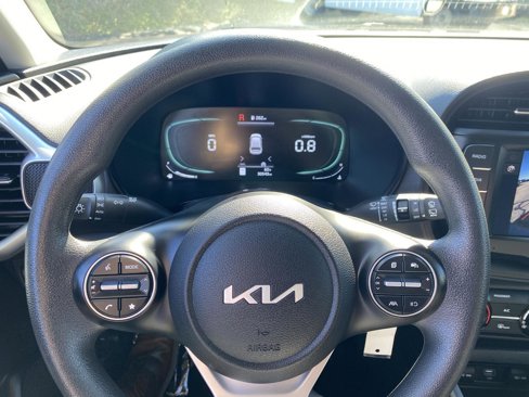 Used 2023 Kia Soul LX w/ LX Technology Package image 21