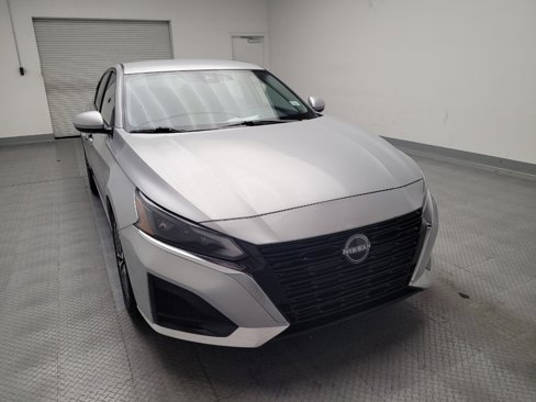 Used 2023 Nissan Altima 2.5 SV image 14