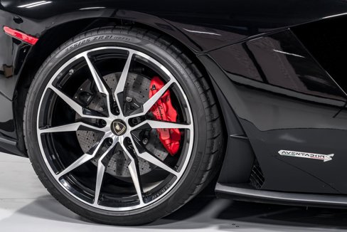 Used 2017 Lamborghini Aventador S image 48
