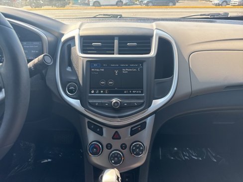 Used 2019 Chevrolet Sonic LT w/ Convenience Package image 10