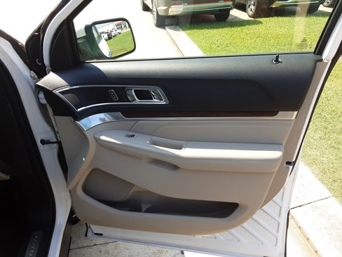 Used 2018 Ford Explorer Limited w/ Equipment Group 301A image 15