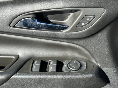 Used 2023 Chevrolet Equinox LT image 13