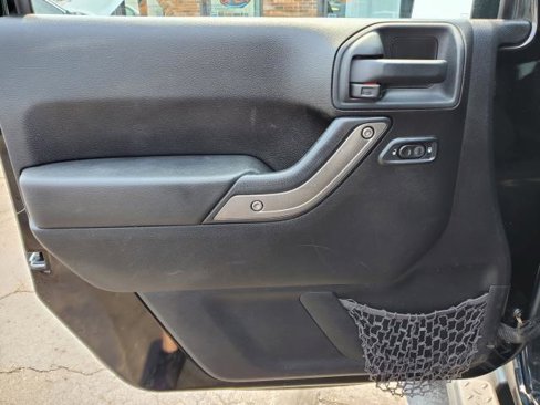 Used 2013 Jeep Wrangler Unlimited Sport image 14