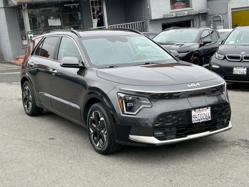Used 2023 Kia Niro Wave image 3