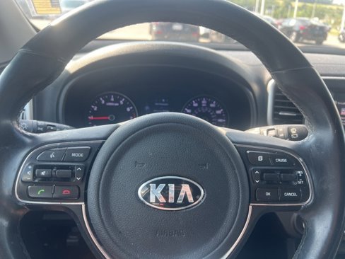 Used 2017 Kia Sportage EX image 11