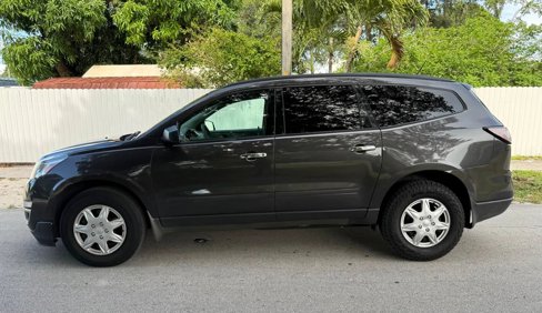 Used 2015 Chevrolet Traverse LS image 3