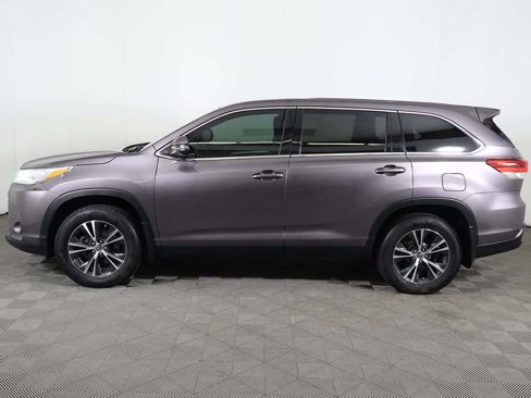 Used 2019 Toyota Highlander LE image 15