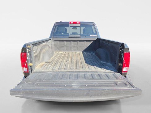 Used 2018 RAM 1500 Classic SLT image 9